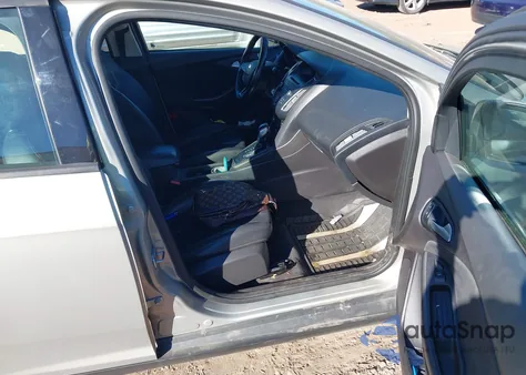 2015 Ford Focus Se from USA, damaged, VIN 1FADP3F28FL252647